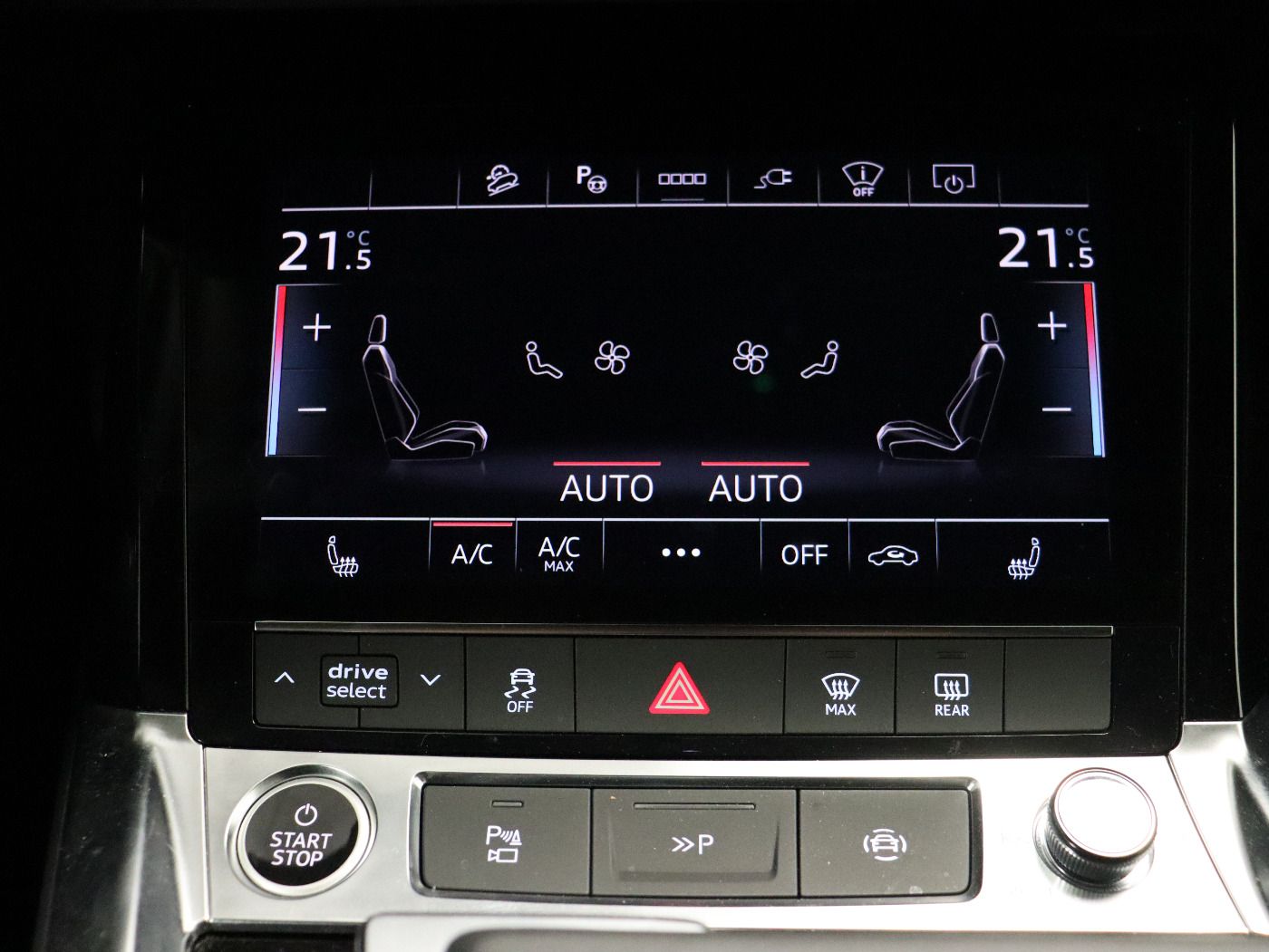 Fahrzeugabbildung Audi Q8 e-tron 55 quattro advanced |Matrix|Luft|LED