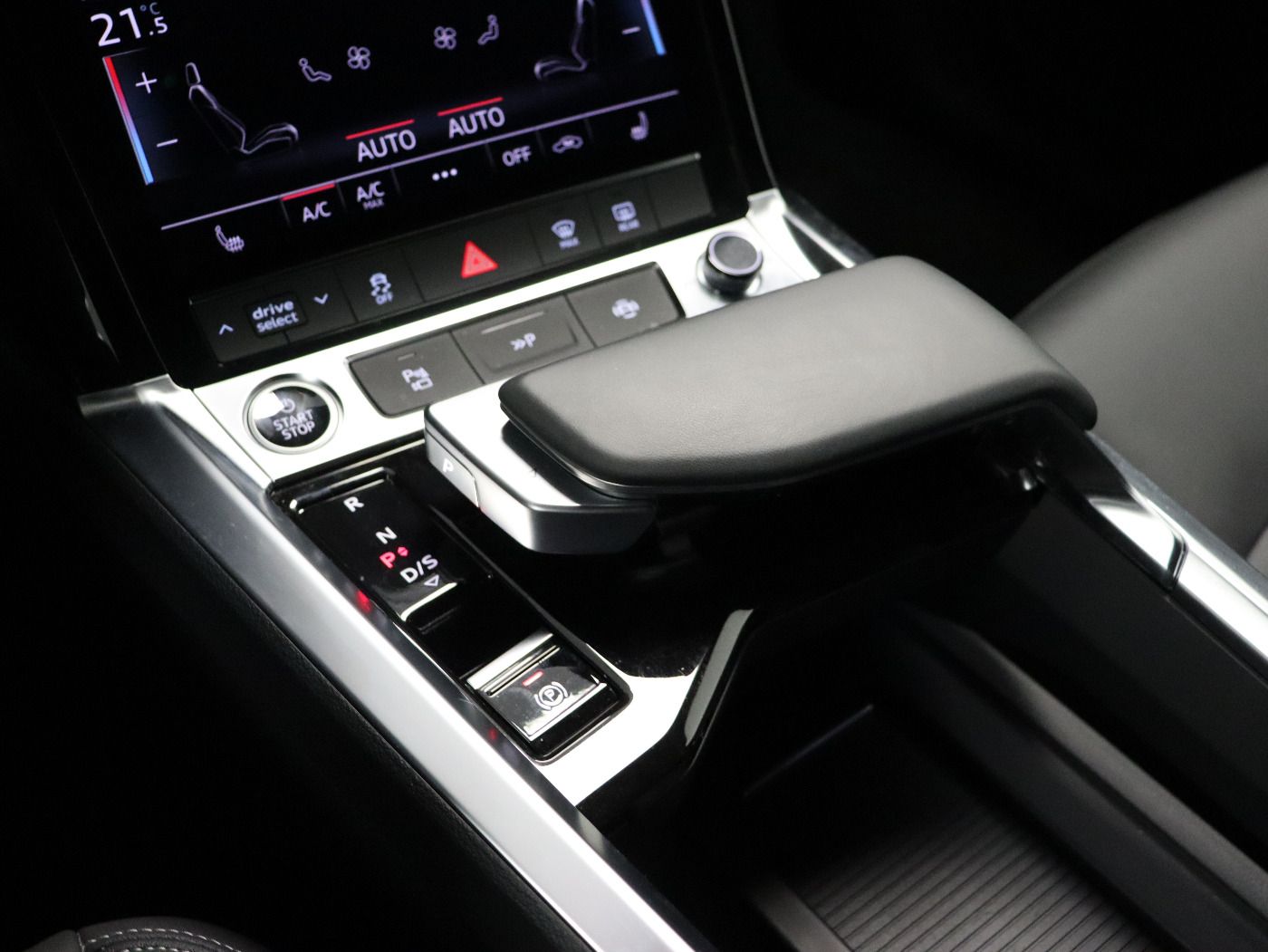 Fahrzeugabbildung Audi Q8 e-tron 55 quattro advanced |Matrix|Luft|LED