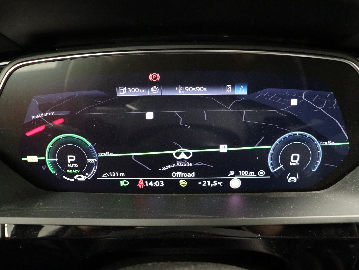 Fahrzeugabbildung Audi Q8 e-tron 55 quattro advanced |Matrix|Luft|LED