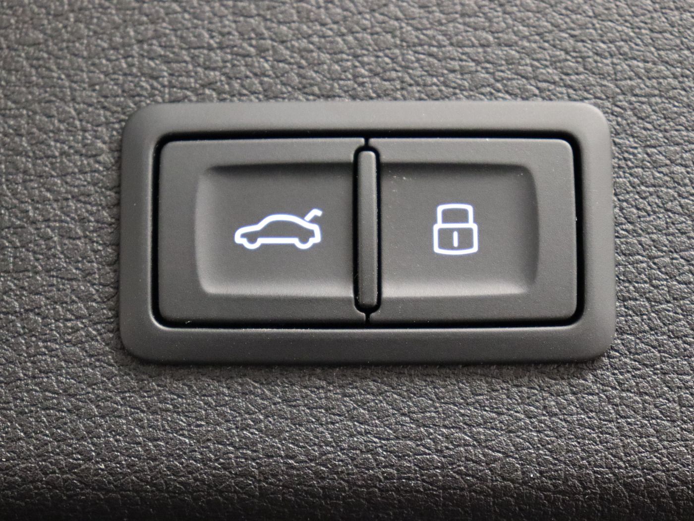 Fahrzeugabbildung Audi Q8 e-tron 55 quattro advanced |Matrix|Luft|LED