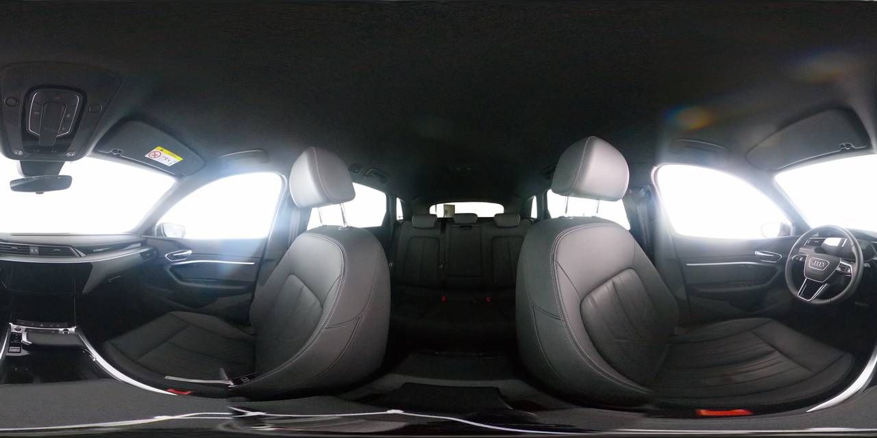 Fahrzeugabbildung Audi Q8 e-tron 55 quattro advanced |Matrix|Luft|LED