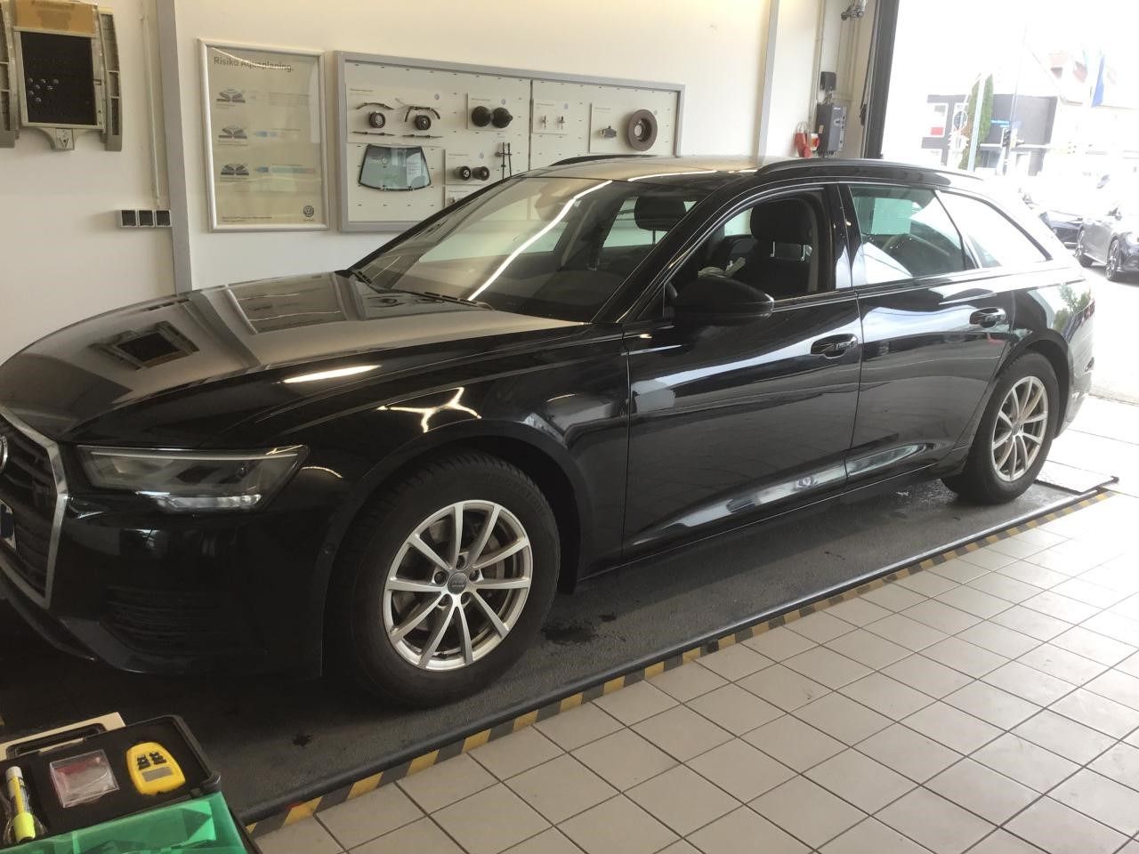Fahrzeugabbildung Audi A6 Avant 40 TDI quattro S tronic |Pano|FLA|ACC