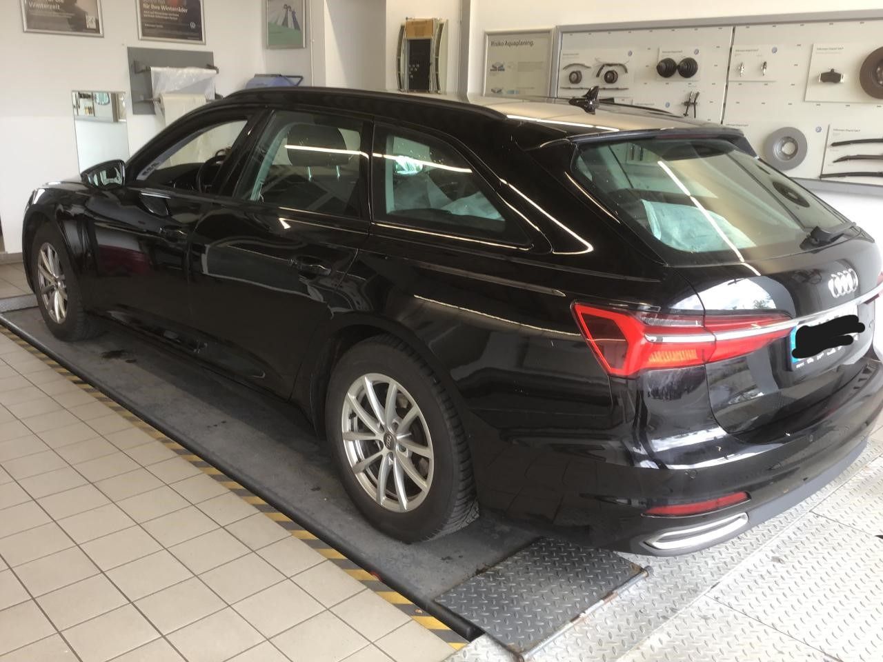Fahrzeugabbildung Audi A6 Avant 40 TDI quattro S tronic |Pano|FLA|ACC