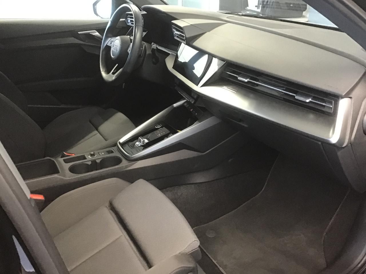 Fahrzeugabbildung Audi A3 Sportback 40 TFSI e S tronic |ACC|CarPlay|LM