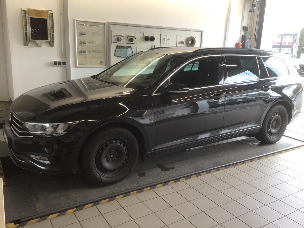 Fahrzeugabbildung Volkswagen Passat Variant |AHK|ACC|CarPlay|LM|SHZG|el.Heck