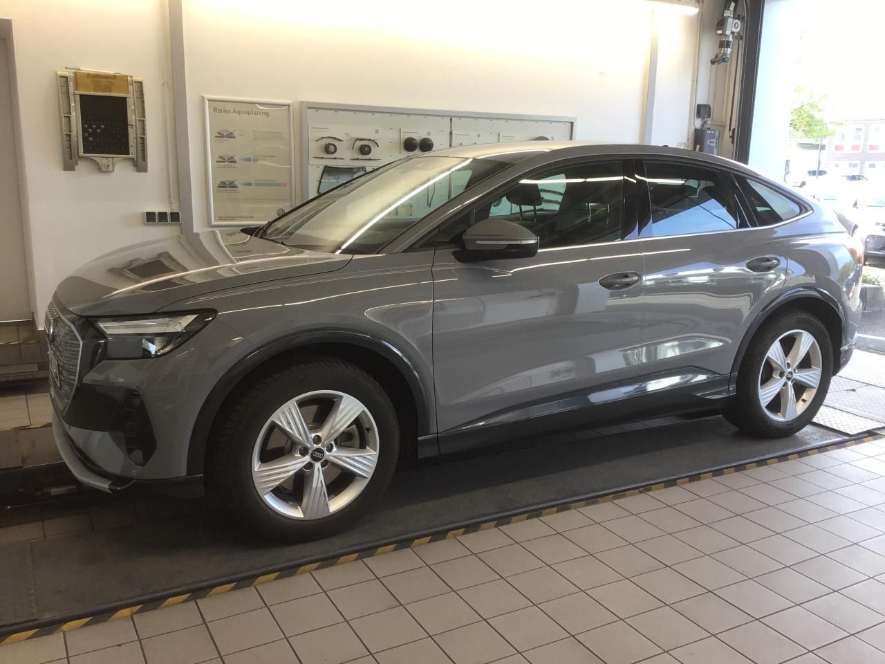 Fahrzeugabbildung Audi Q4 Sportback e-tron 40 |ACC|STH|Leder|el.Heck|LM
