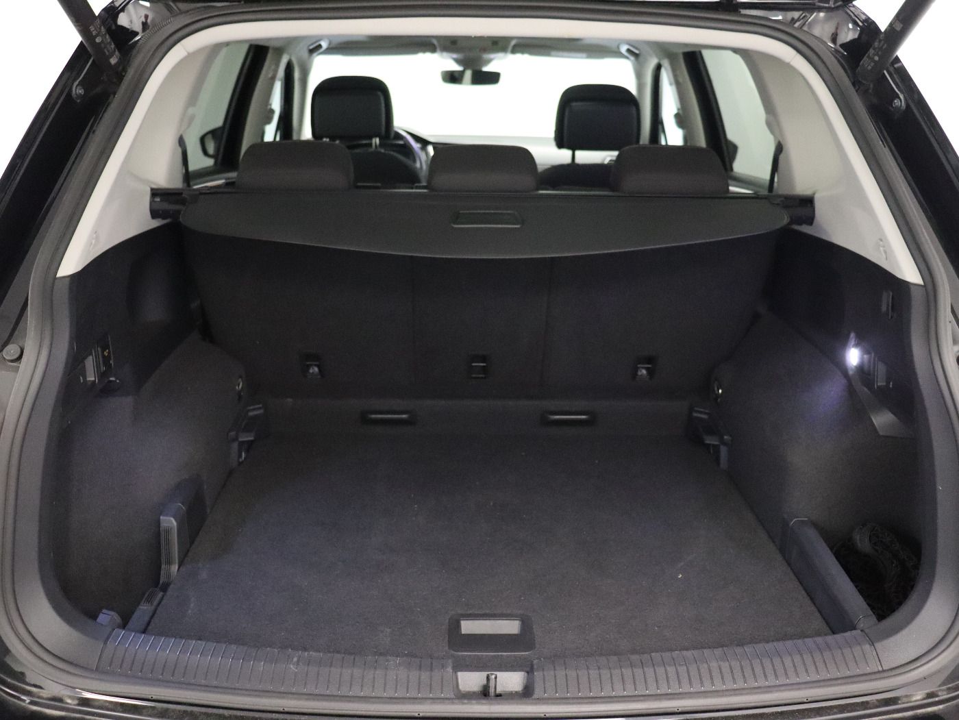 Fahrzeugabbildung Volkswagen Tiguan Allspace 2.0 TDI Life |AHK|Matrix|ACC|HUD