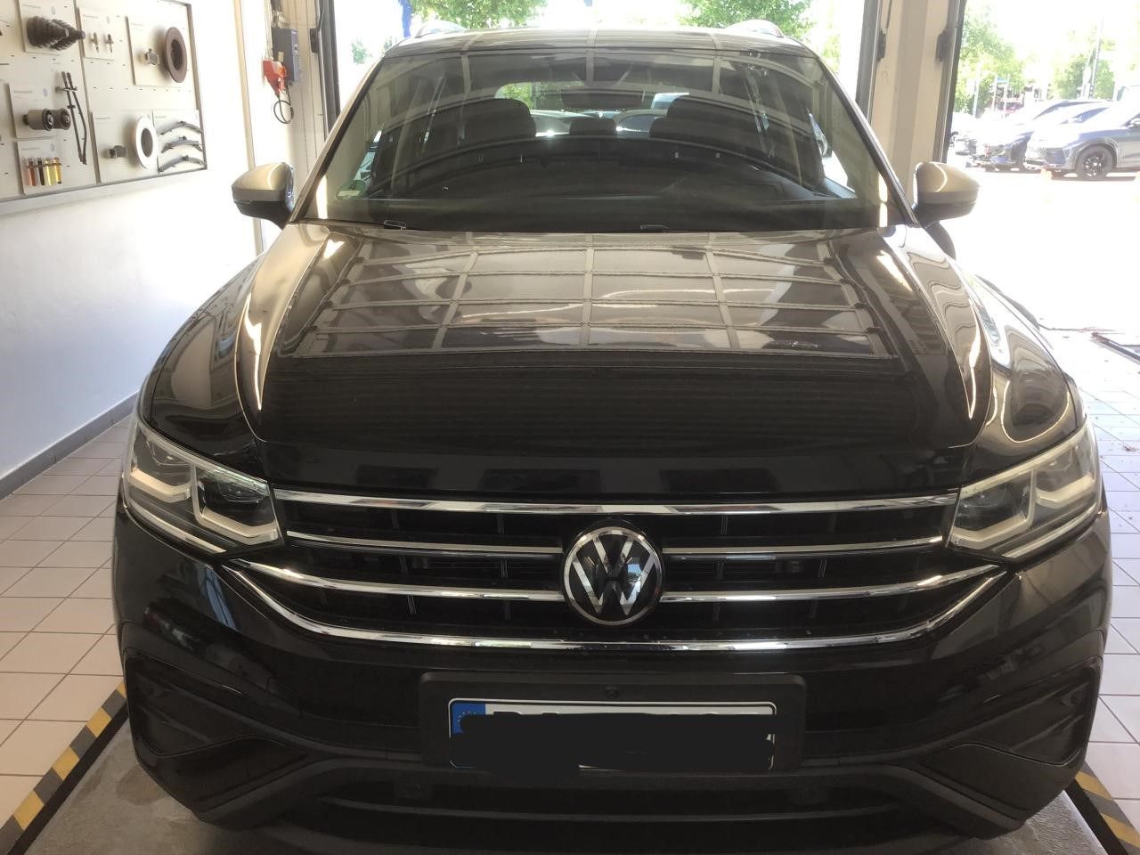 Fahrzeugabbildung Volkswagen Tiguan Allspace 2.0 TDI Life |AHK|Matrix|ACC|HUD