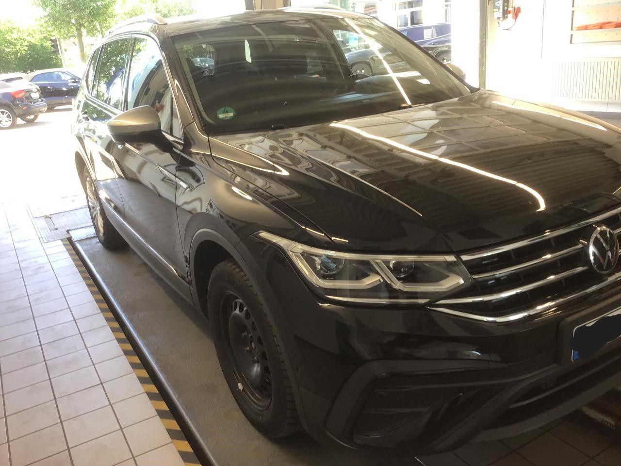 Fahrzeugabbildung Volkswagen Tiguan Allspace 2.0 TDI Life |AHK|Matrix|ACC|HUD