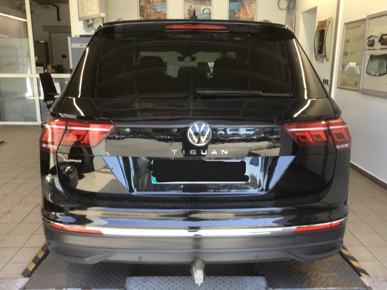 Fahrzeugabbildung Volkswagen Tiguan Allspace 2.0 TDI Life |AHK|Matrix|ACC|HUD