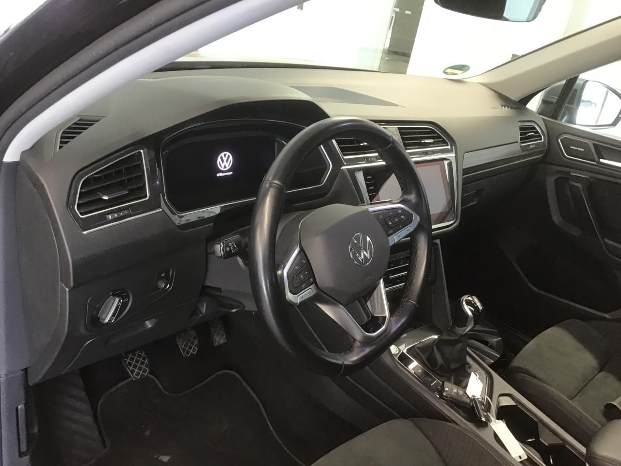 Fahrzeugabbildung Volkswagen Tiguan Allspace 2.0 TDI Life |AHK|Matrix|ACC|HUD