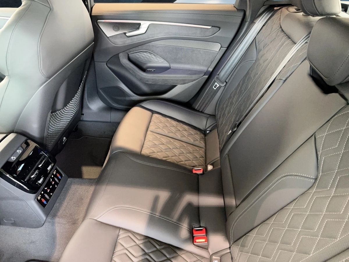 Fahrzeugabbildung Audi A6 Avant 40TDI quattro edition one Matrix|SD