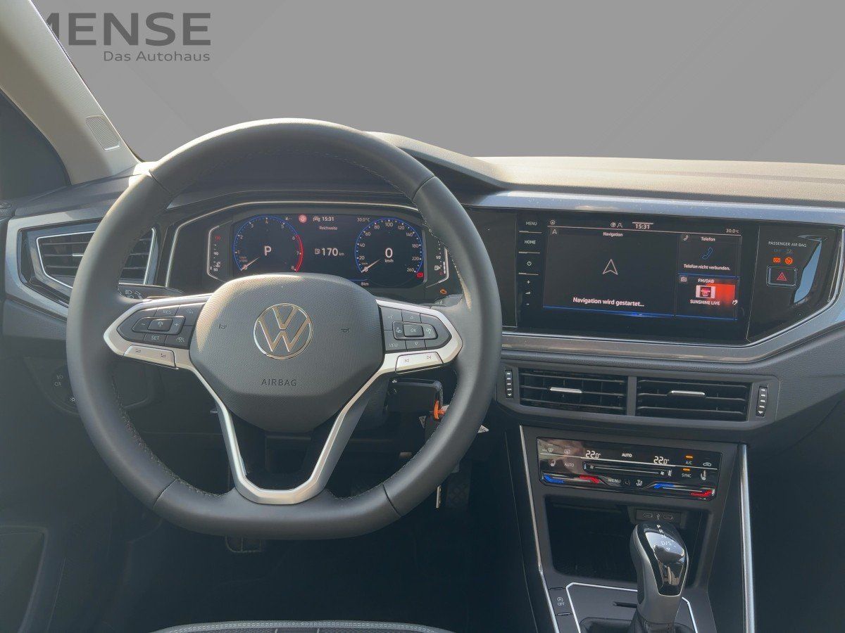 Fahrzeug autohaus mense Fahrzeugabbildung Volkswagen Polo Style 1.0 l TSI DSG AHK Nav GJR Kamera - mit KI generiert/bearbeitet