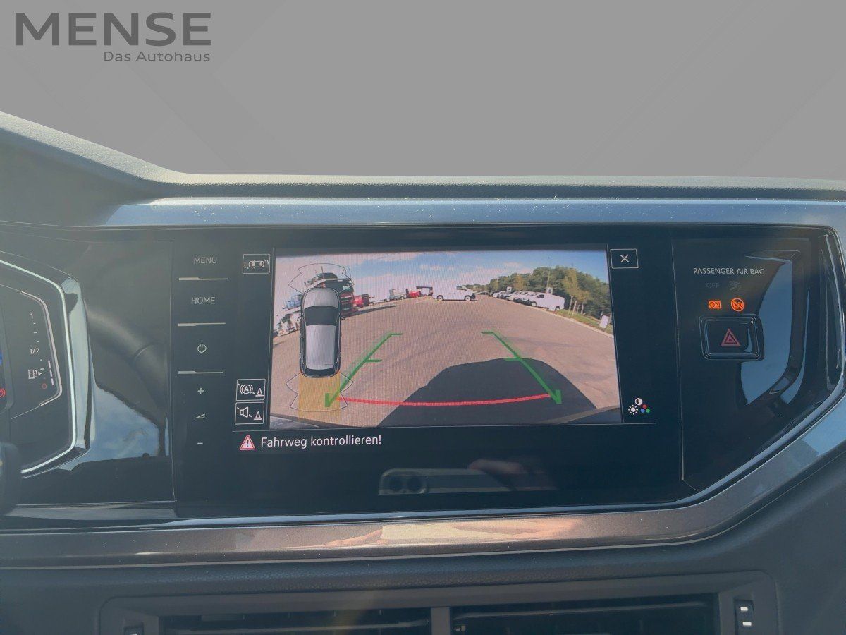Fahrzeug autohaus mense Fahrzeugabbildung Volkswagen Polo Style 1.0 l TSI DSG AHK Nav GJR Kamera - mit KI generiert/bearbeitet