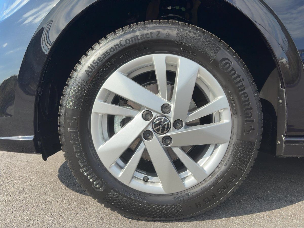Fahrzeug autohaus mense Fahrzeugabbildung Volkswagen Polo Style 1.0 l TSI DSG AHK Nav GJR Kamera - mit KI generiert/bearbeitet