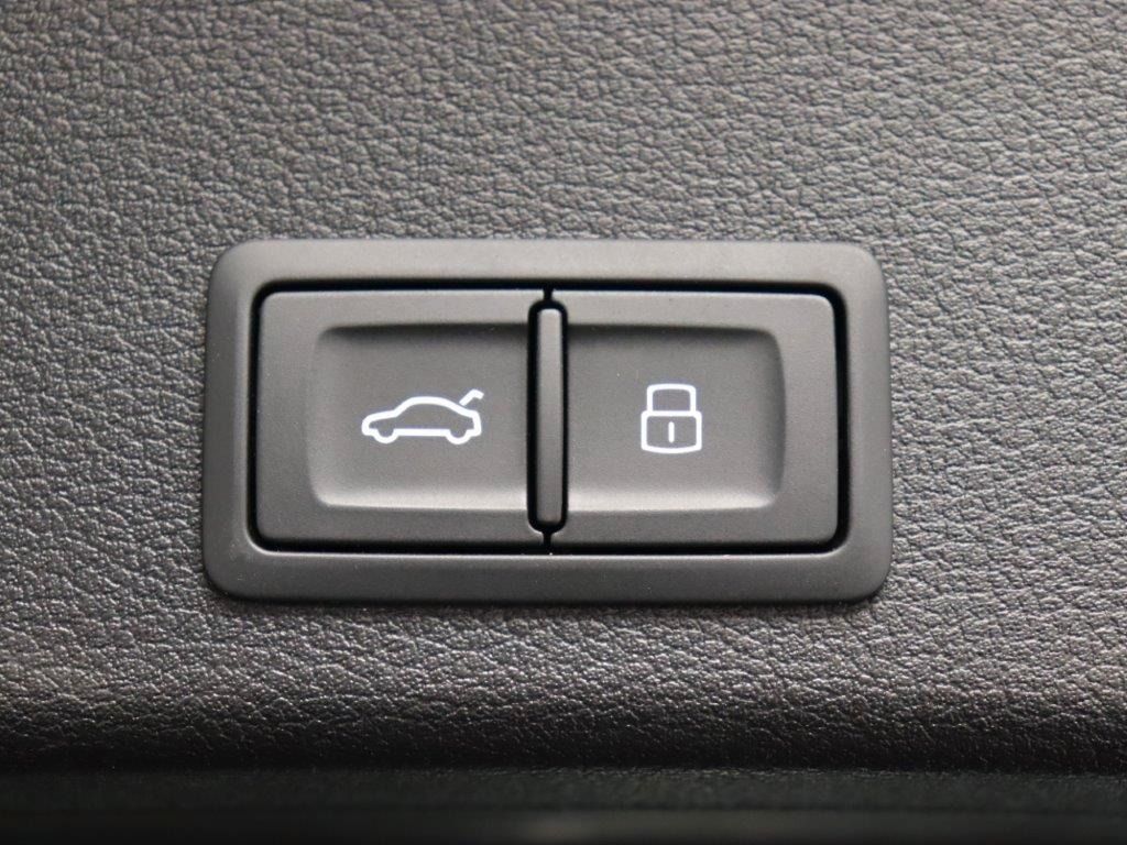 Fahrzeugabbildung Audi A4 Avant 40 TDI quattro S tronic S line |FLA|ACC