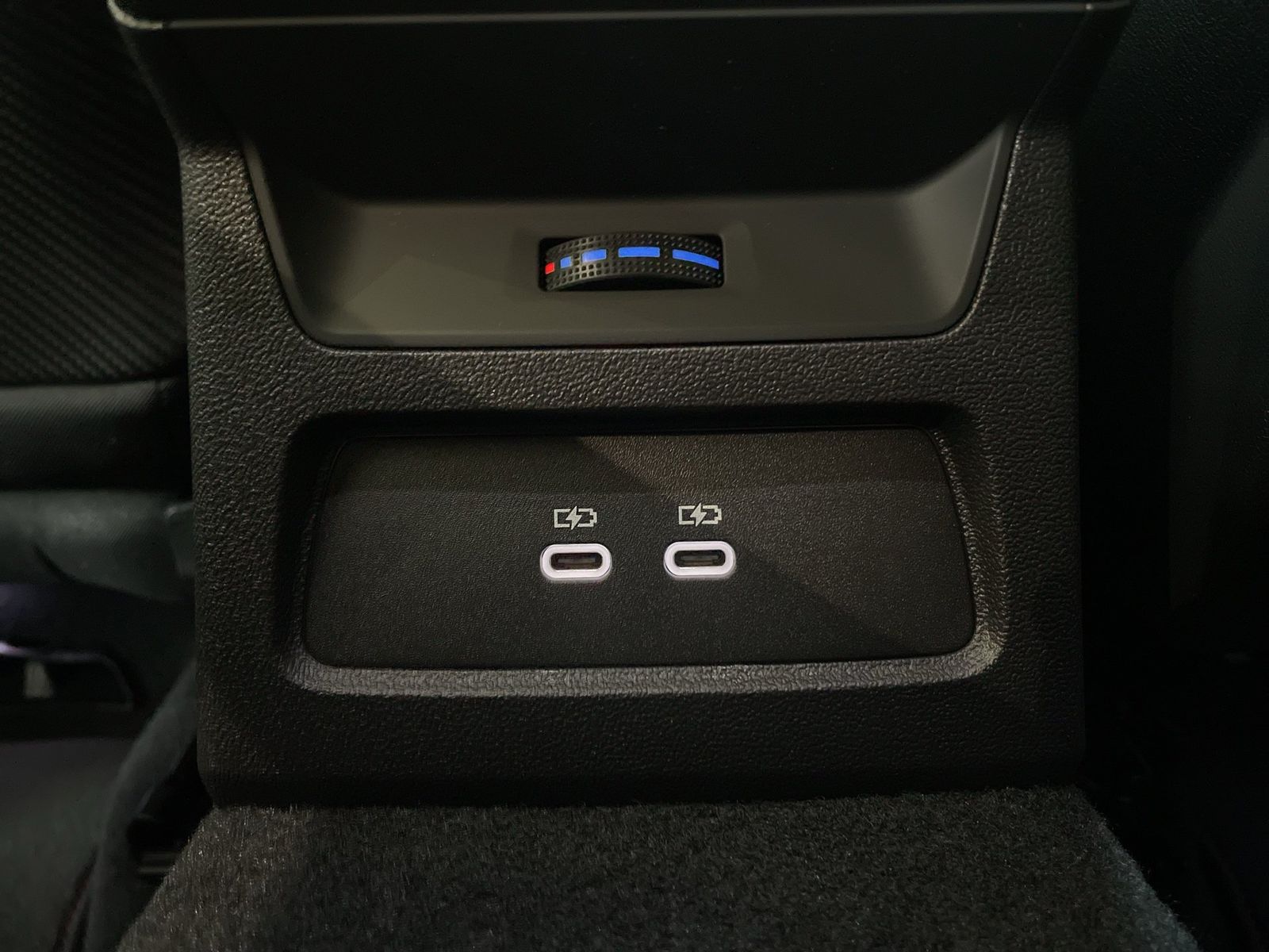 Fahrzeug autohaus mense Fahrzeugabbildung Audi RS 3 Limousine S tronic Designo Olive met.