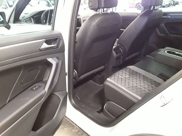 Fahrzeugabbildung Volkswagen Tiguan 2.0 TDI 4 Motion DSG R-line |AHK|Matrix