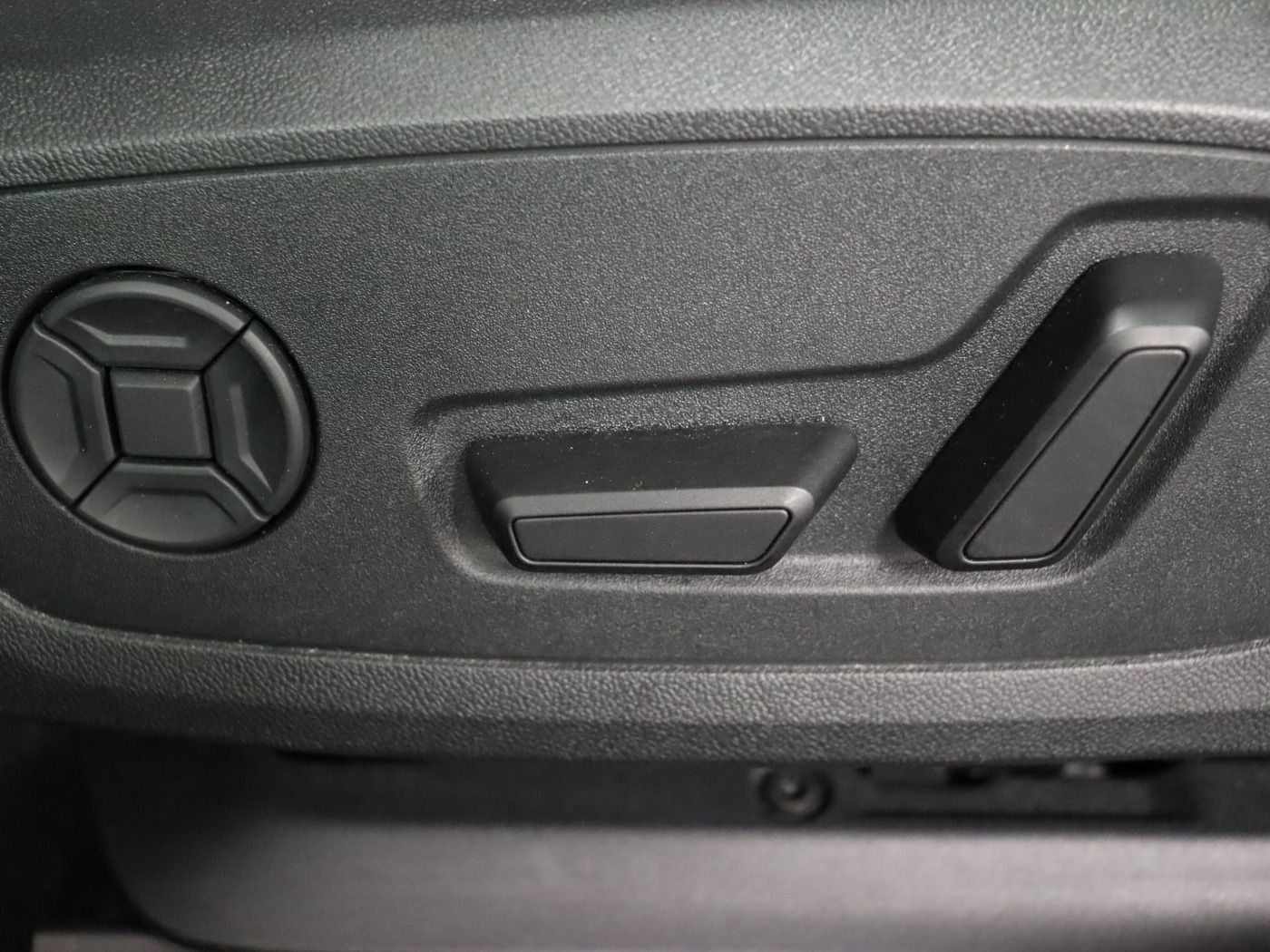 Fahrzeugabbildung Audi A6 Avant 45 TFSI quattro S tronic advanced |Pano