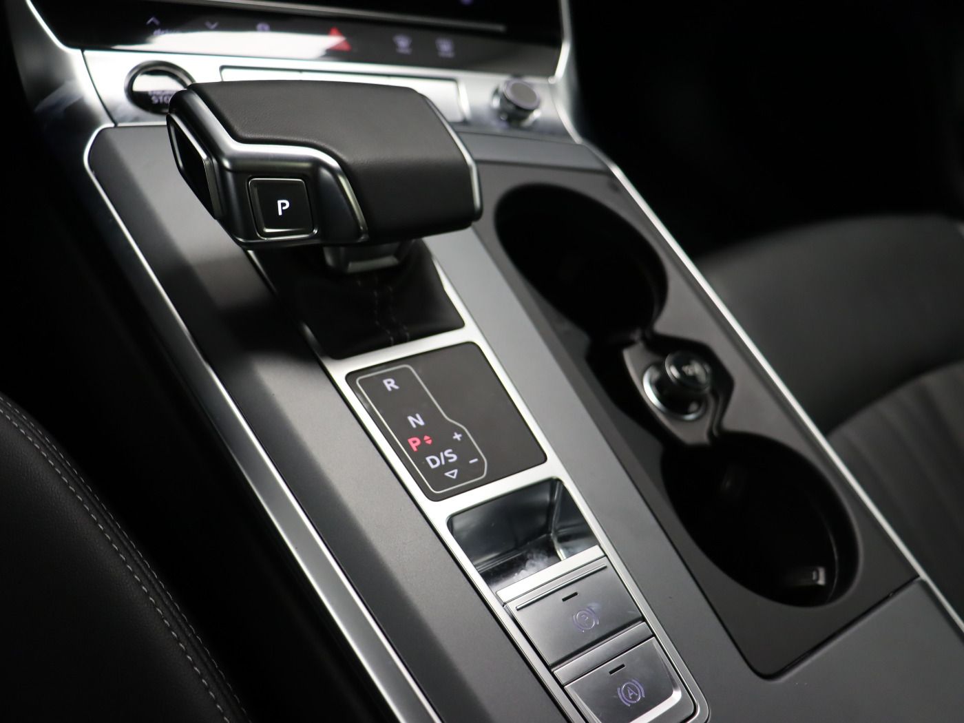 Fahrzeugabbildung Audi A6 Avant 45 TFSI quattro S tronic advanced |Pano