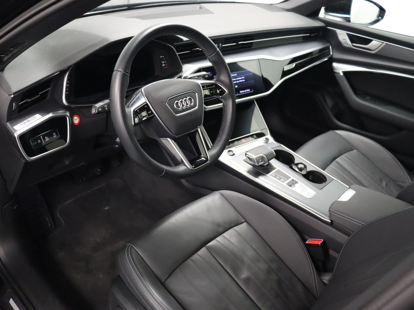 Fahrzeugabbildung Audi A6 Avant 45 TFSI quattro S tronic advanced |Pano