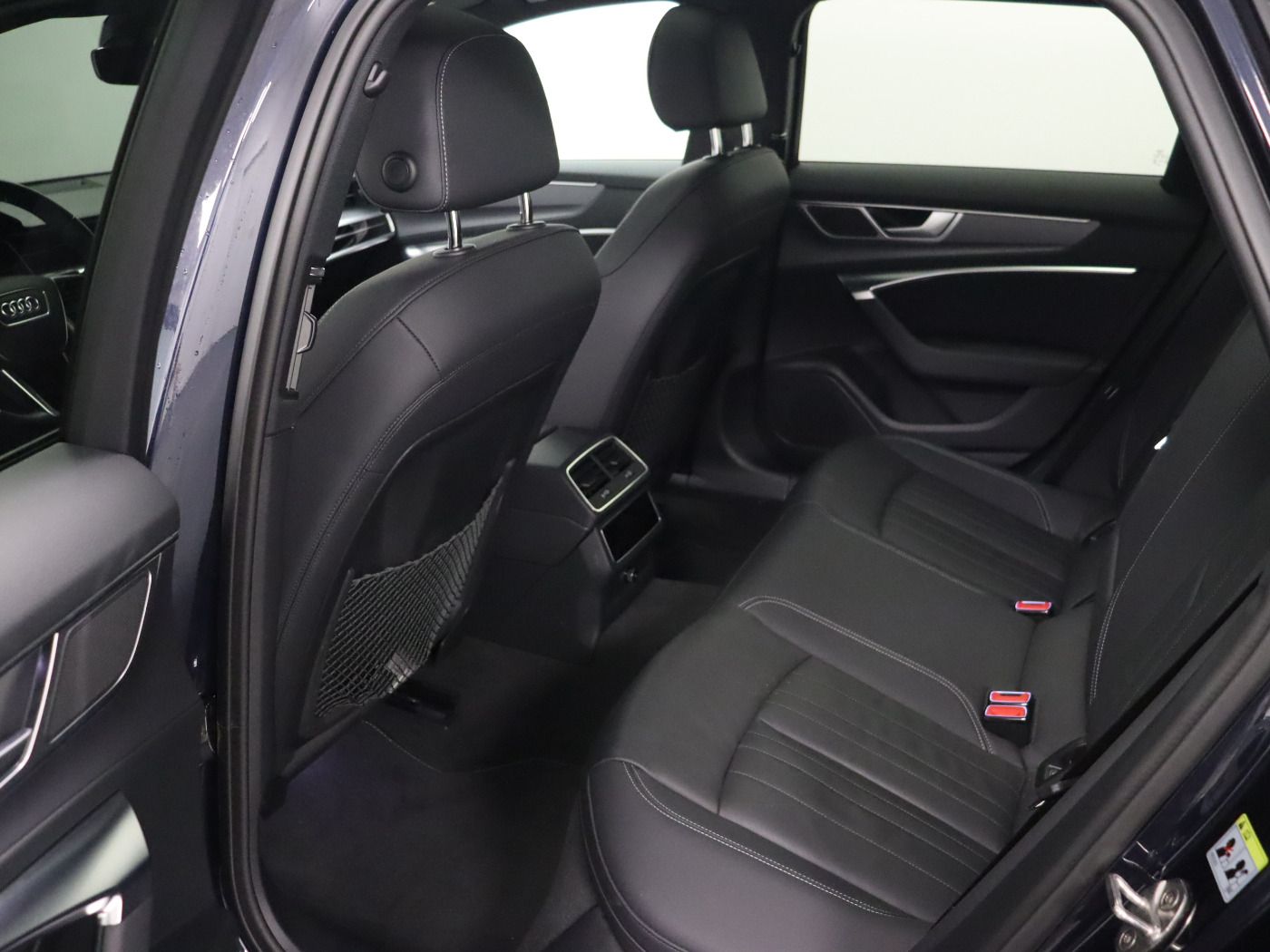 Fahrzeugabbildung Audi A6 Avant 45 TFSI quattro S tronic advanced |Pano