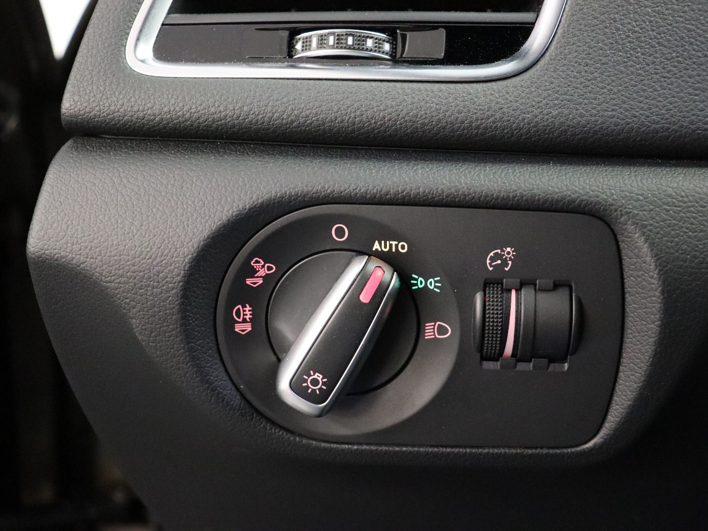Fahrzeugabbildung Audi Q3 1.4 TFSI S-line Sport |LM|KlimaA|AkustikGlas