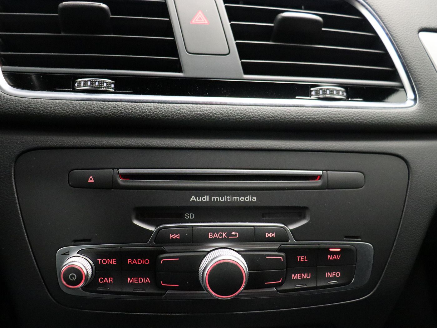 Fahrzeugabbildung Audi Q3 1.4 TFSI S-line Sport |LM|KlimaA|AkustikGlas