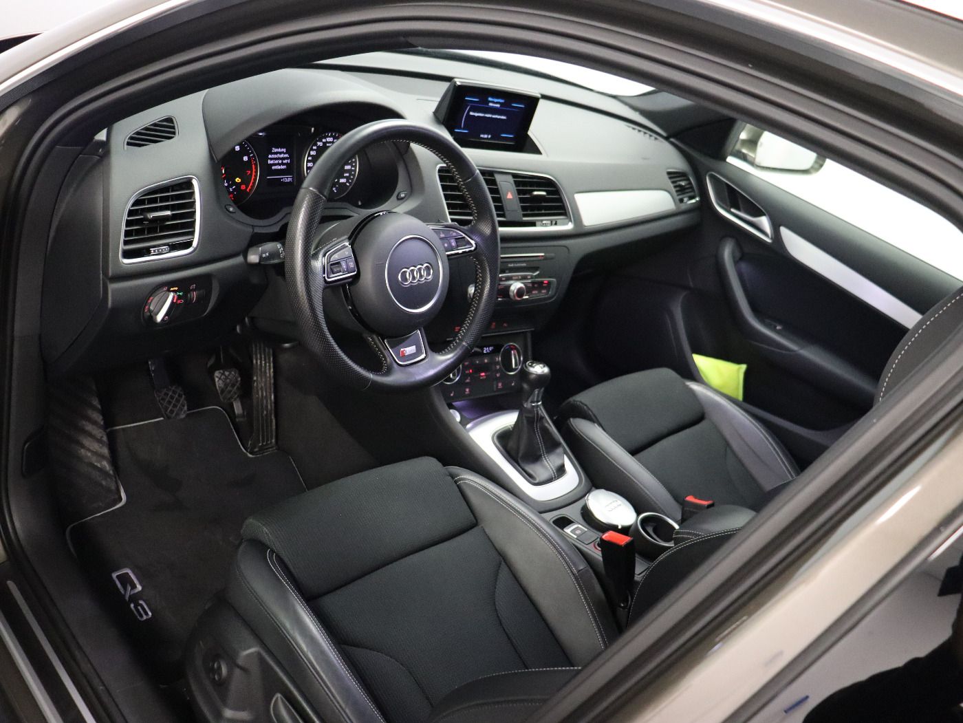 Fahrzeugabbildung Audi Q3 1.4 TFSI S-line Sport |LM|KlimaA|AkustikGlas