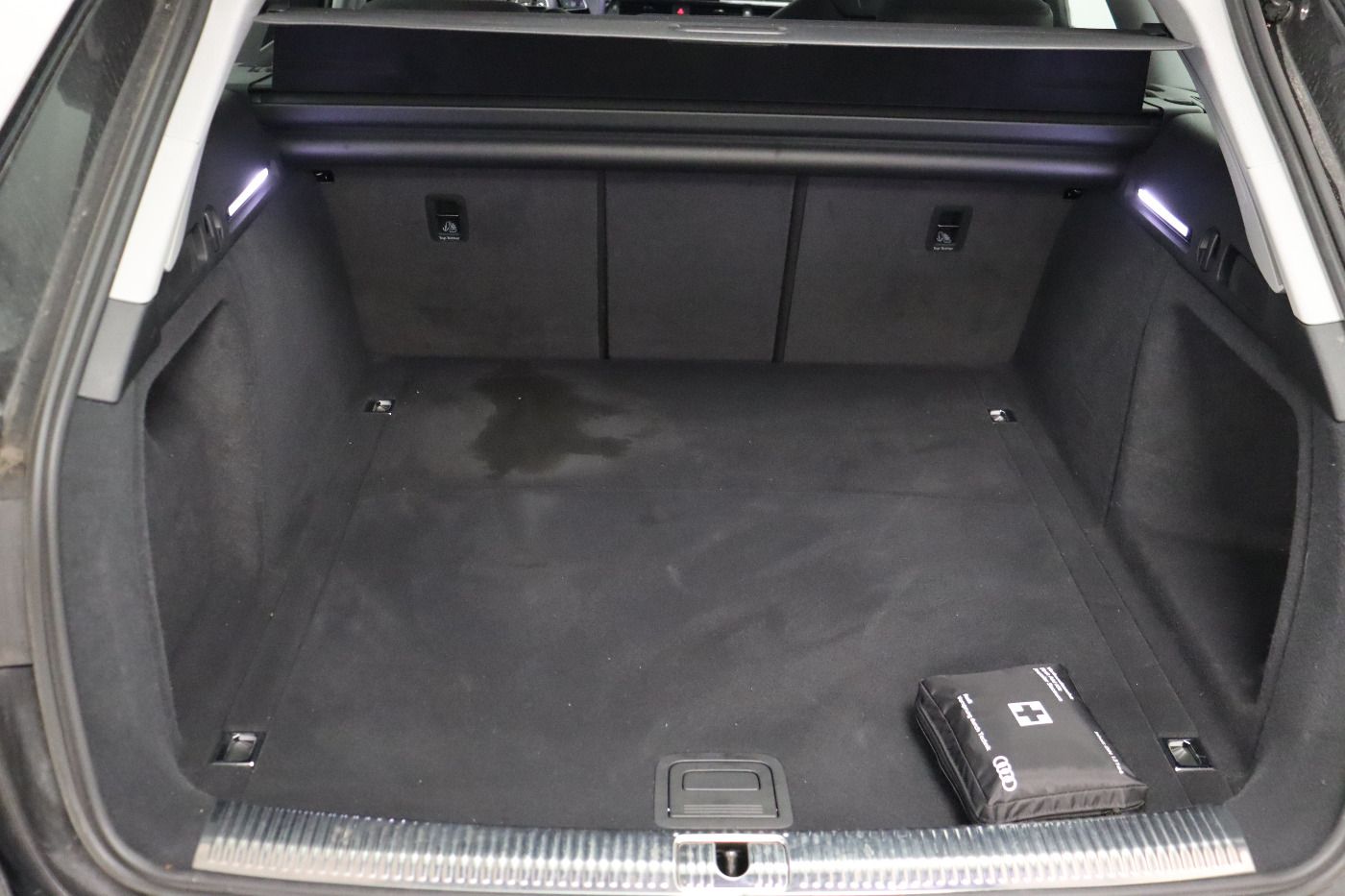 Fahrzeug autohaus mense Fahrzeugabbildung Audi A4 Avant 40 TDI S tronic S line Standheizung |LM