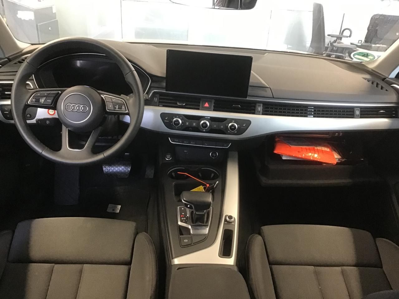 Fahrzeugabbildung Audi A4 Avant 40 TDI S tronic S line Standheizung |LM
