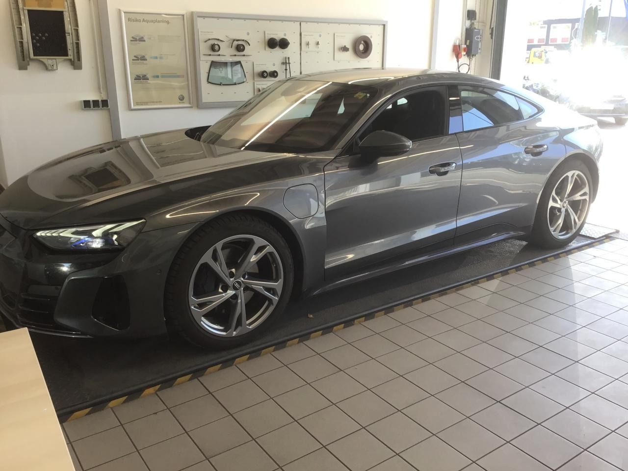 Fahrzeugabbildung Audi e-tron GT Quattro |Matrix|Luft|Pano|ACC|WPumpe