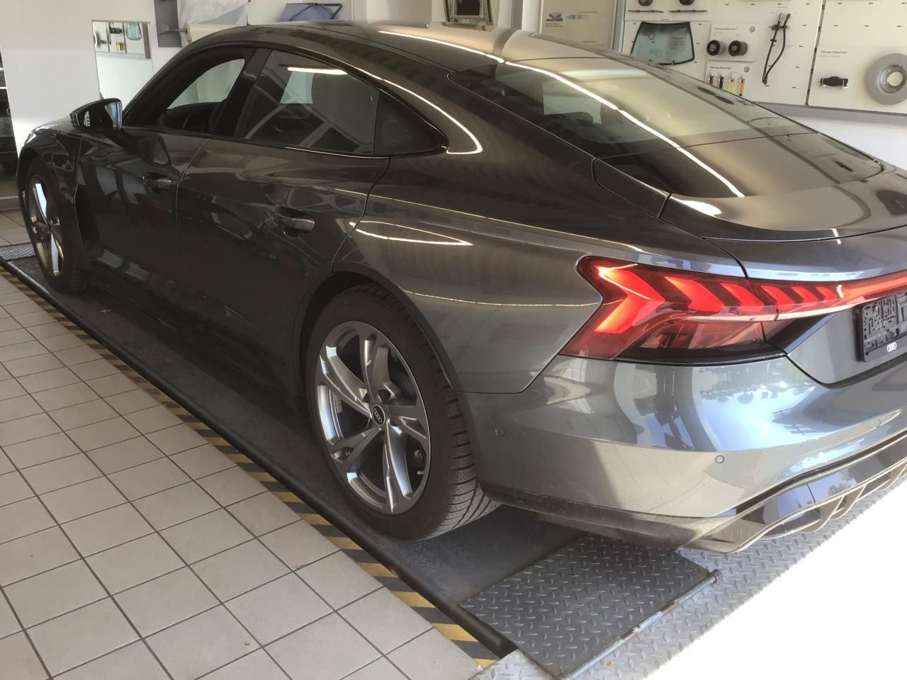 Fahrzeugabbildung Audi e-tron GT Quattro |Matrix|Luft|Pano|ACC|WPumpe