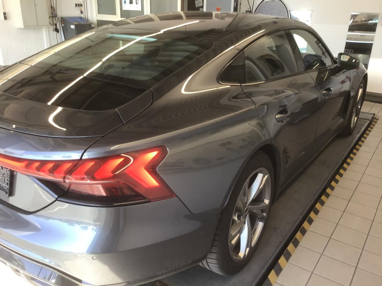 Fahrzeugabbildung Audi e-tron GT Quattro |Matrix|Luft|Pano|ACC|WPumpe