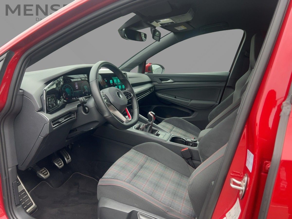 Fahrzeugabbildung Volkswagen Golf GTI Fahrschulwagen AHK Nav Kamera SideAssis