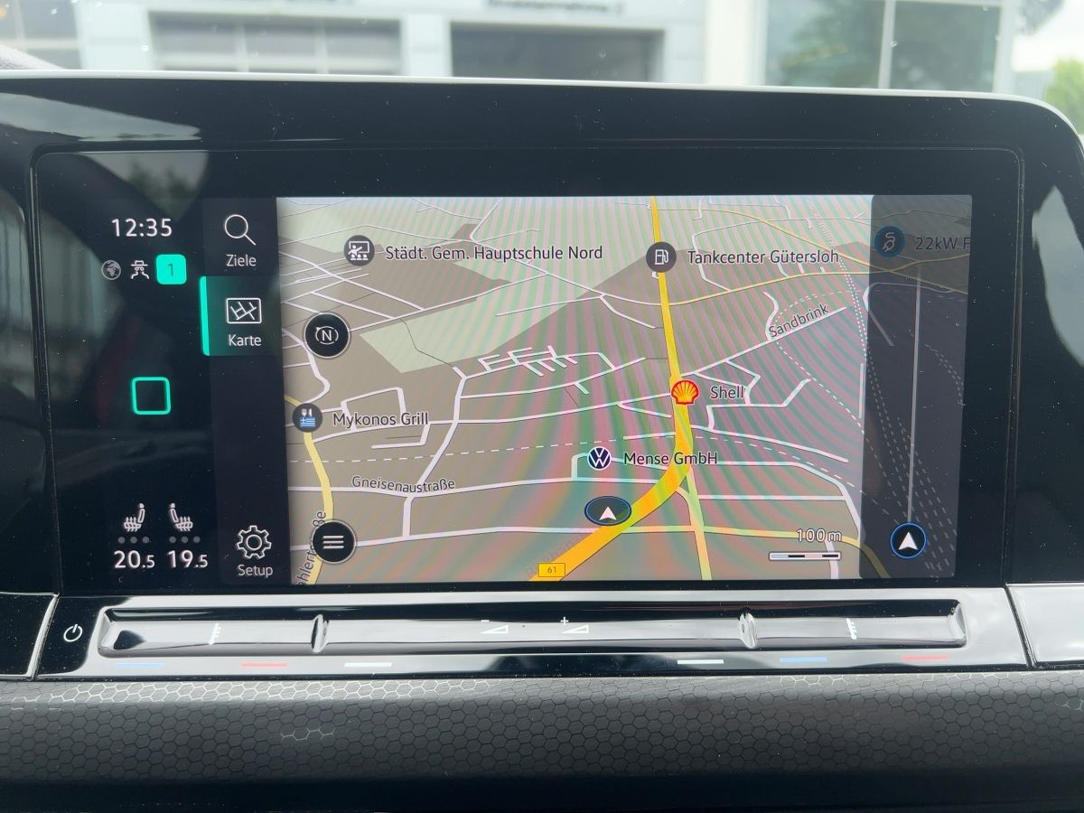 Fahrzeugabbildung Volkswagen Golf GTI Fahrschulwagen AHK Nav Kamera SideAssis