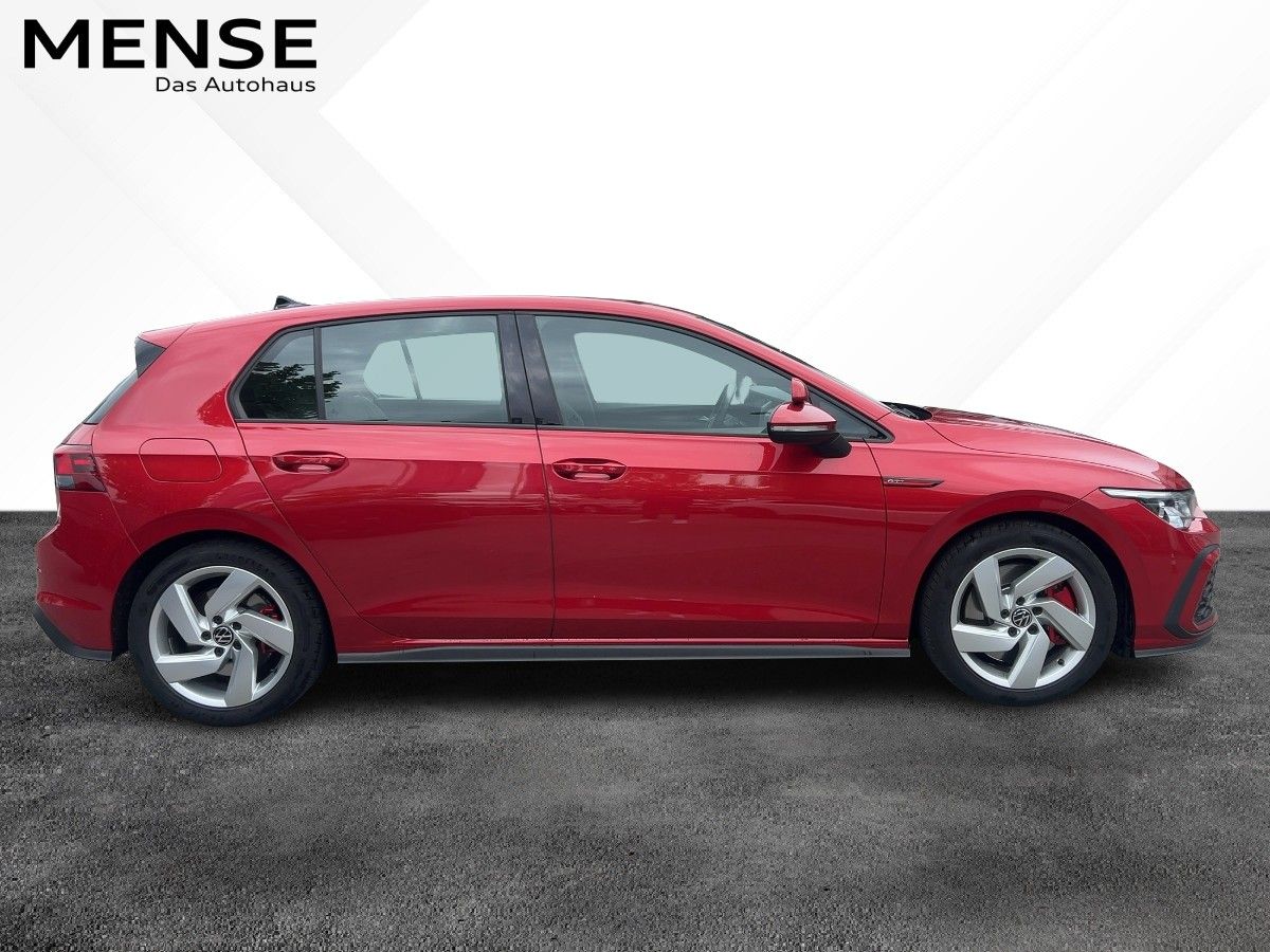 Fahrzeugabbildung Volkswagen Golf GTI Fahrschulwagen AHK Nav Kamera SideAssis