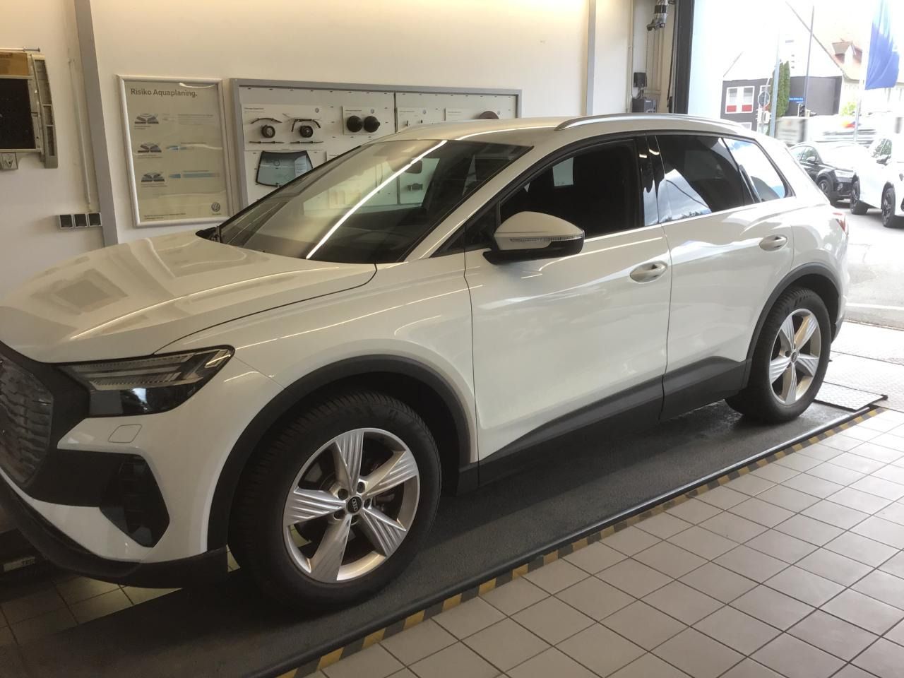Fahrzeugabbildung Audi Q4 e-tron 35 |Matrix|ACC|STH|CarPlay|HUD|SpurH