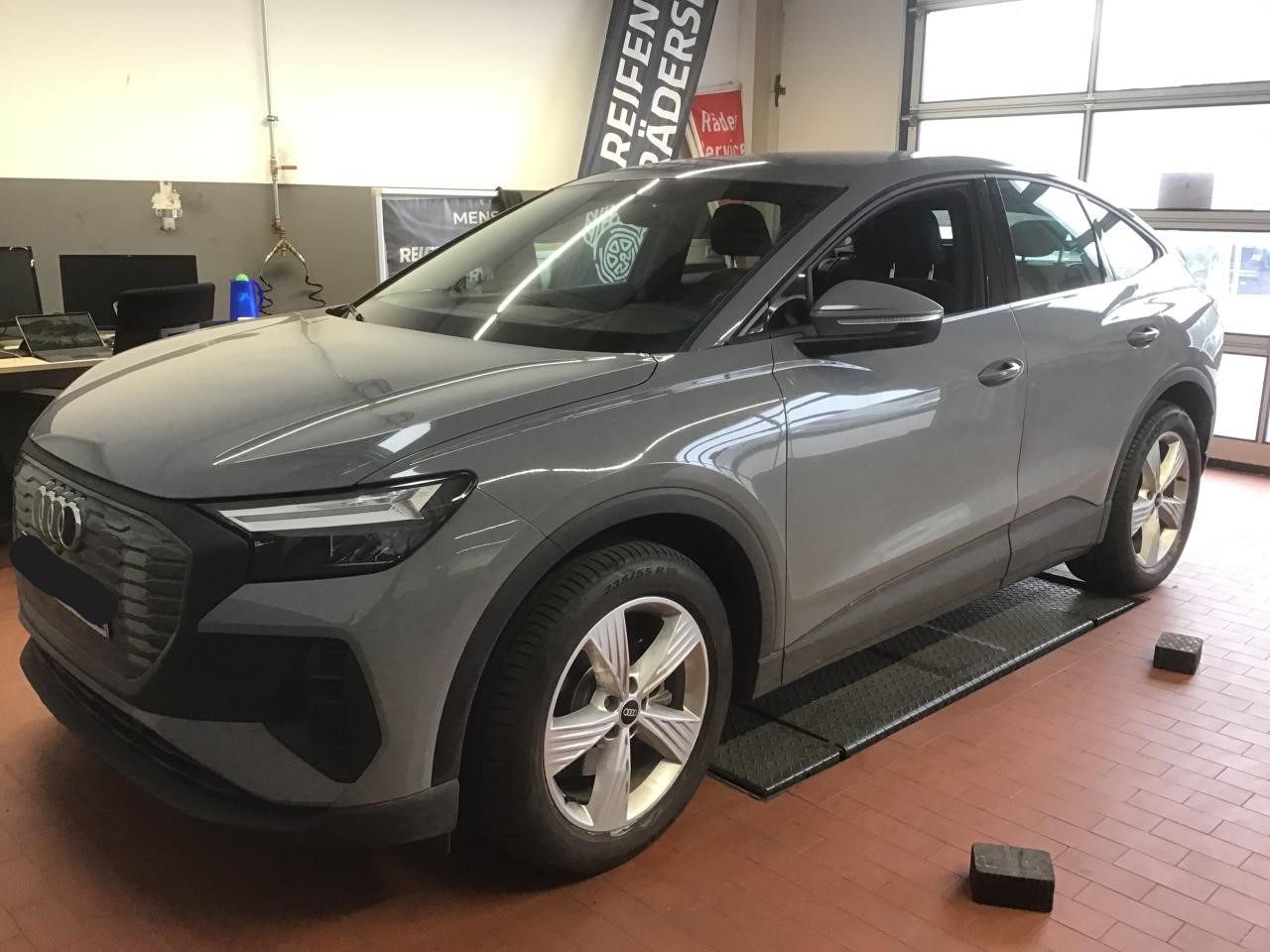 Fahrzeugabbildung Audi Q4 Sportback e-tron 35 |VirtualCP|STH|SpurH|SHZG