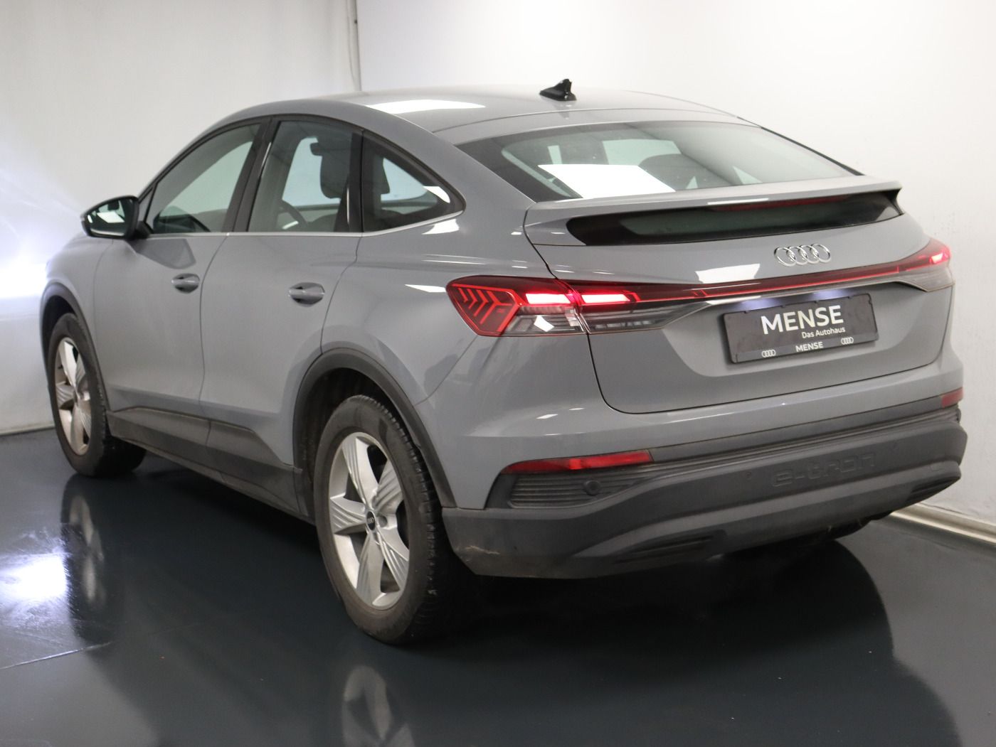 Fahrzeugabbildung Audi Q4 Sportback e-tron 35 e-tron |VirtualCP|STH|PDC