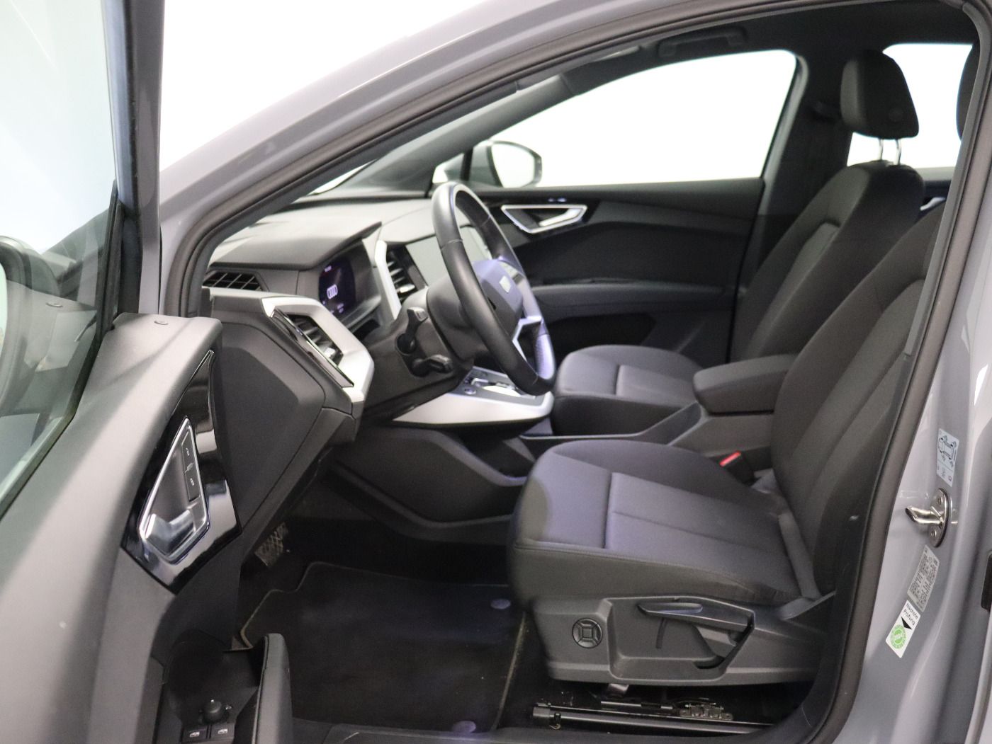 Fahrzeugabbildung Audi Q4 Sportback e-tron 35 e-tron |VirtualCP|STH|PDC