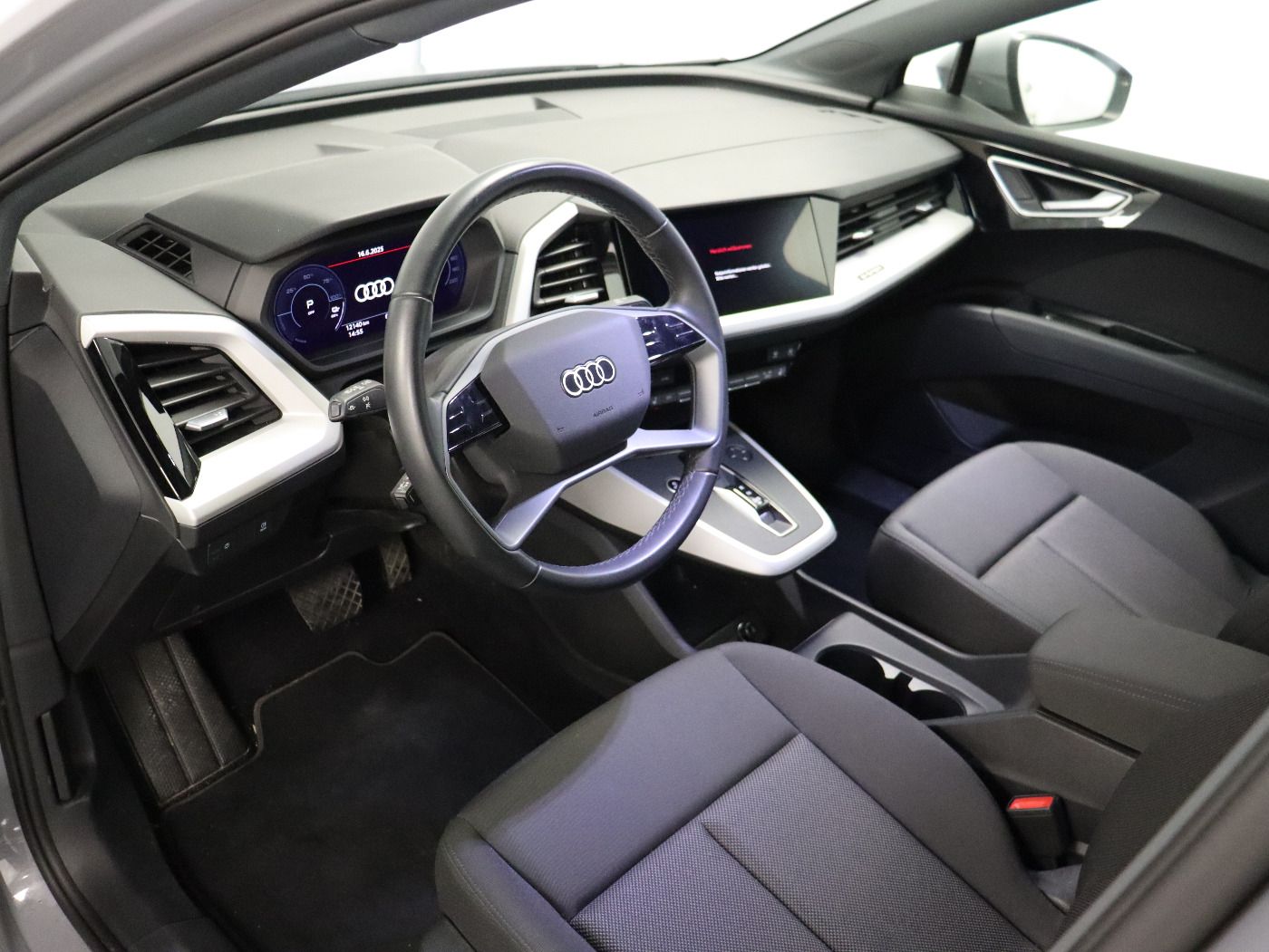 Fahrzeugabbildung Audi Q4 Sportback e-tron 35 e-tron |VirtualCP|STH|PDC
