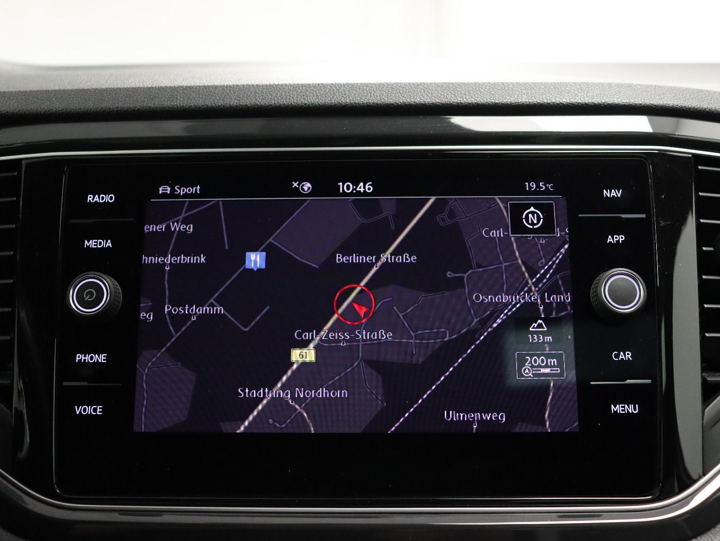 Fahrzeugabbildung Volkswagen T-Roc 2.0 TDI 4M DSG Sport Navi Pano Standhzg