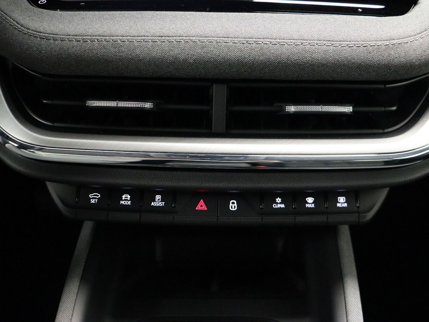 Fahrzeugabbildung SKODA Enyaq iV 80 |FLA|el.Heck|KeyLess|LM|Sport|Navi