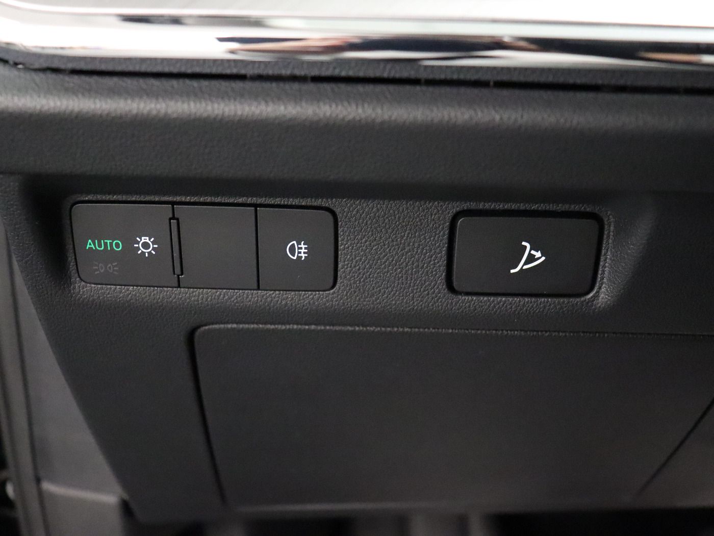 Fahrzeugabbildung SKODA Enyaq iV 80 |FLA|el.Heck|KeyLess|LM|Sport|Navi