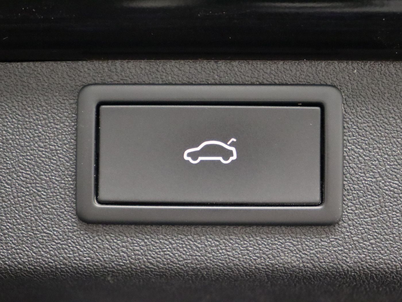 Fahrzeugabbildung SKODA Enyaq iV 80 |FLA|el.Heck|KeyLess|LM|Sport|Navi