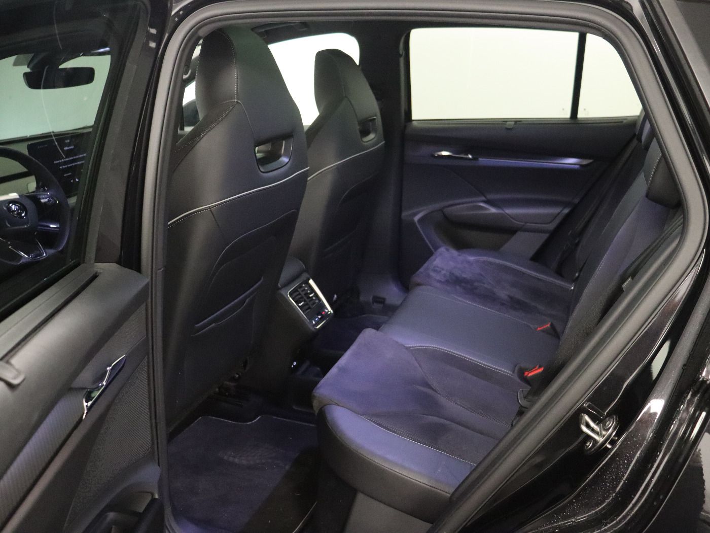 Fahrzeugabbildung SKODA Enyaq iV 80X Sportline |Pano|4xSHZ|Massage|FLA
