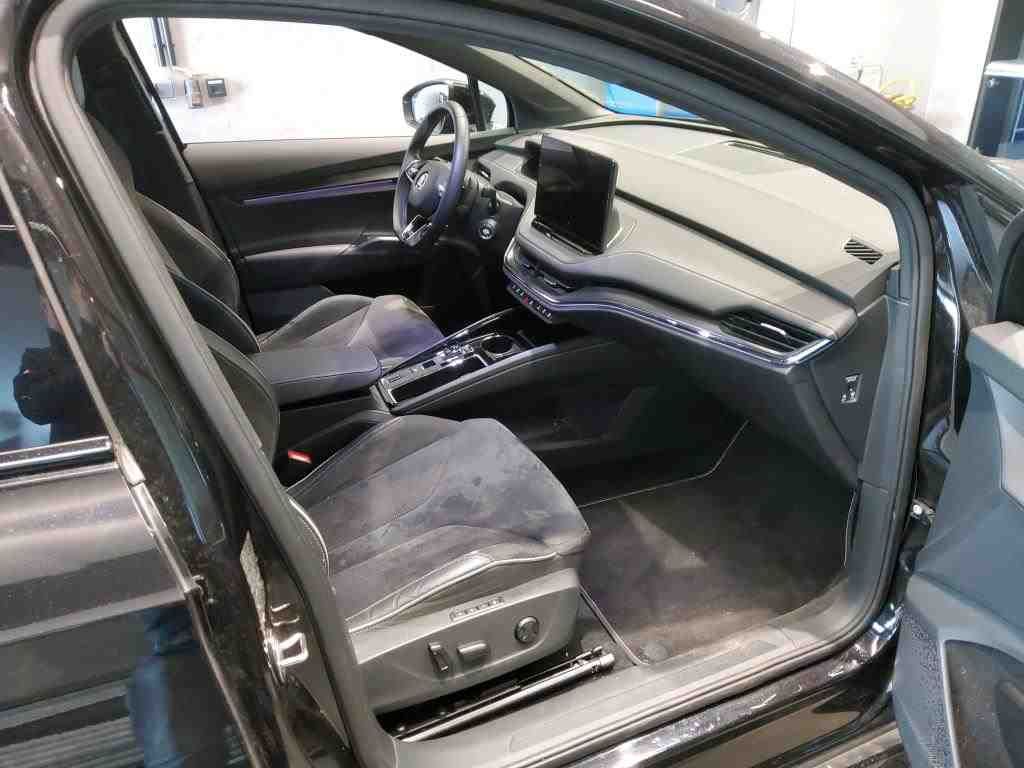 Fahrzeugabbildung SKODA Enyaq iV 80X Sportline |Pano|4xSHZ|Massage|FLA