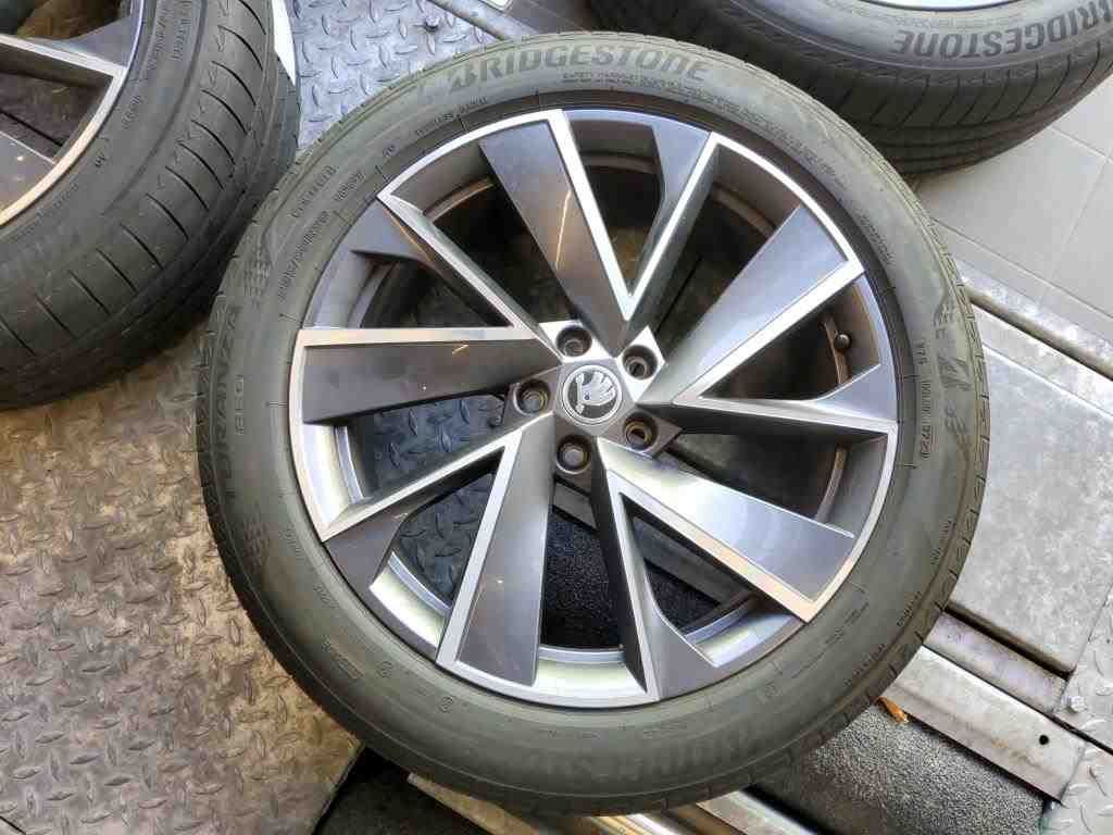 Fahrzeugabbildung SKODA Enyaq iV 80X Sportline |Pano|4xSHZ|Massage|FLA