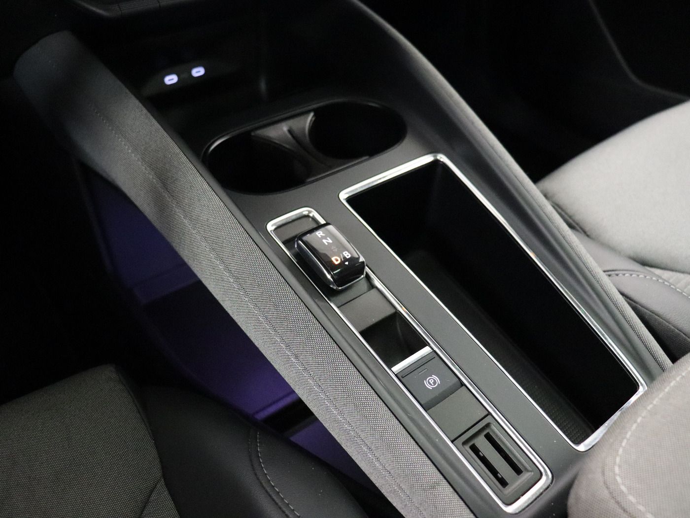Fahrzeugabbildung SKODA Enyaq iV 80 |Pano|4xSHZ|FLA|ACC|WPumpe|HUD|SpurH